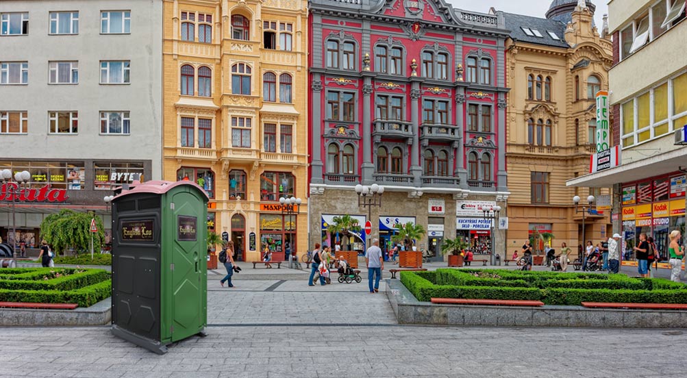 English Loo | English Loo at a town square with colorful buildings.