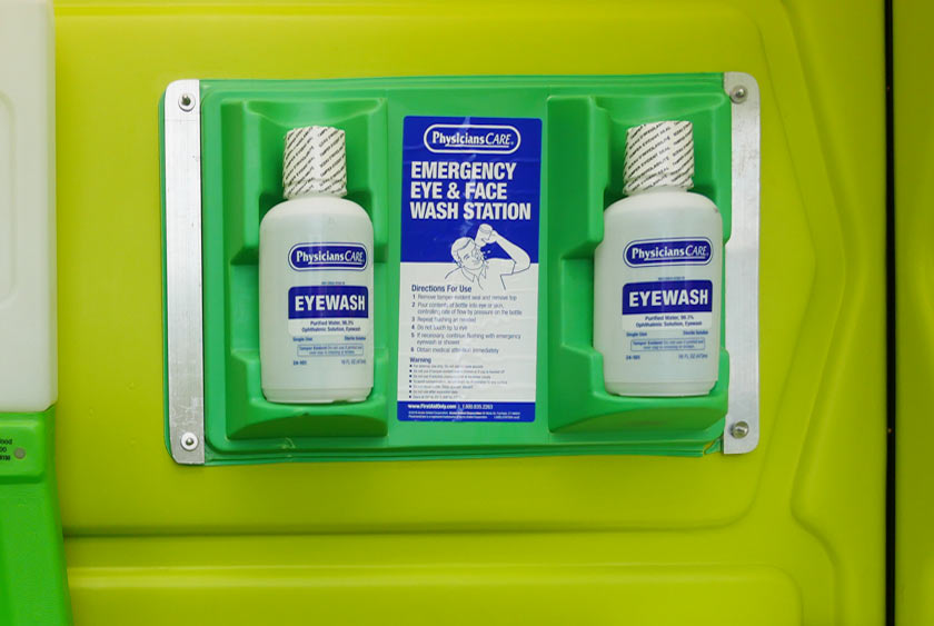 DOUBLE 16 OZ. BOTTLES OF EYE WASH SOLUTION FOR SMALLER EMERGENCIES