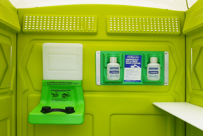 EYE WASH STATION CONTAINS TWO DIFFERENT TYPES OF EYE WASH