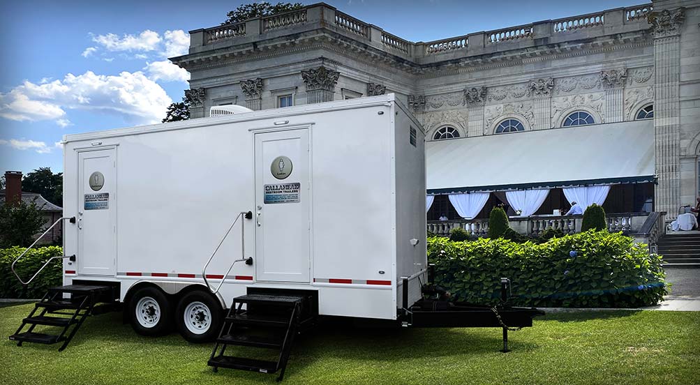 https://www.callahead.com/portable-toilets/restroom-trailers/aqueduct-restroom-trailer/the-aqueduct-restroom-trailer-5.jpg